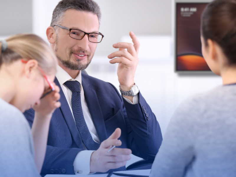 7 sinais de que sua sala de reunião precisa de upgrade