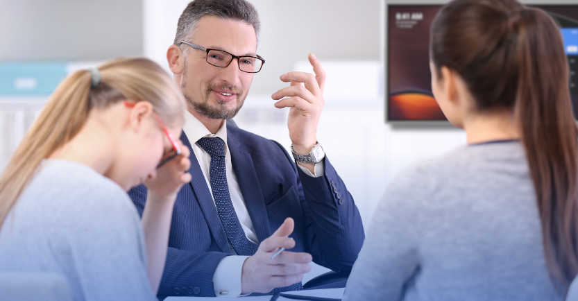 7 sinais de que sua sala de reunião precisa de upgrade